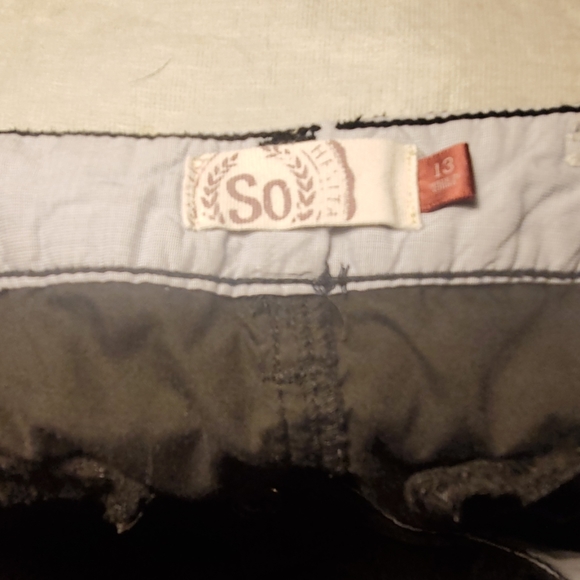 Shorts - Picture 3 of 4